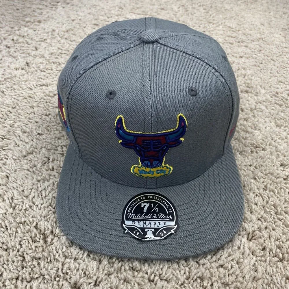 Chicago Bulls Hat Mitchell & Ness 7 1/4 Carbon‎ 1996 Finals Patch Windy City Cap